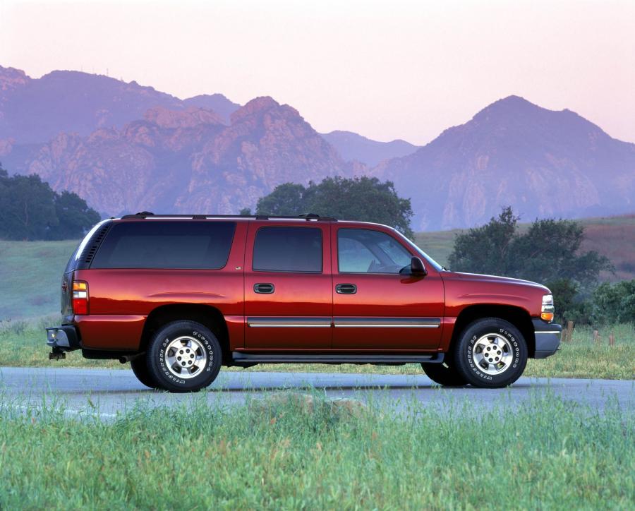  Chevrolet Suburban 2000 года  (фото 2 из 48)